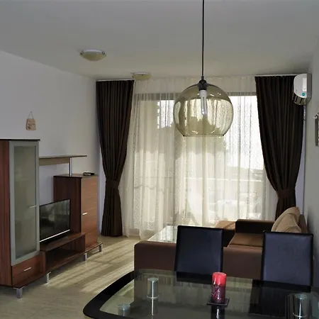 Διαμέρισμα Private In Kavatsi