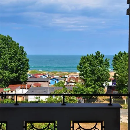Private In Life Apartment *